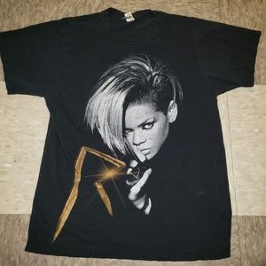 Rihanna 2010 Tour T-shirt